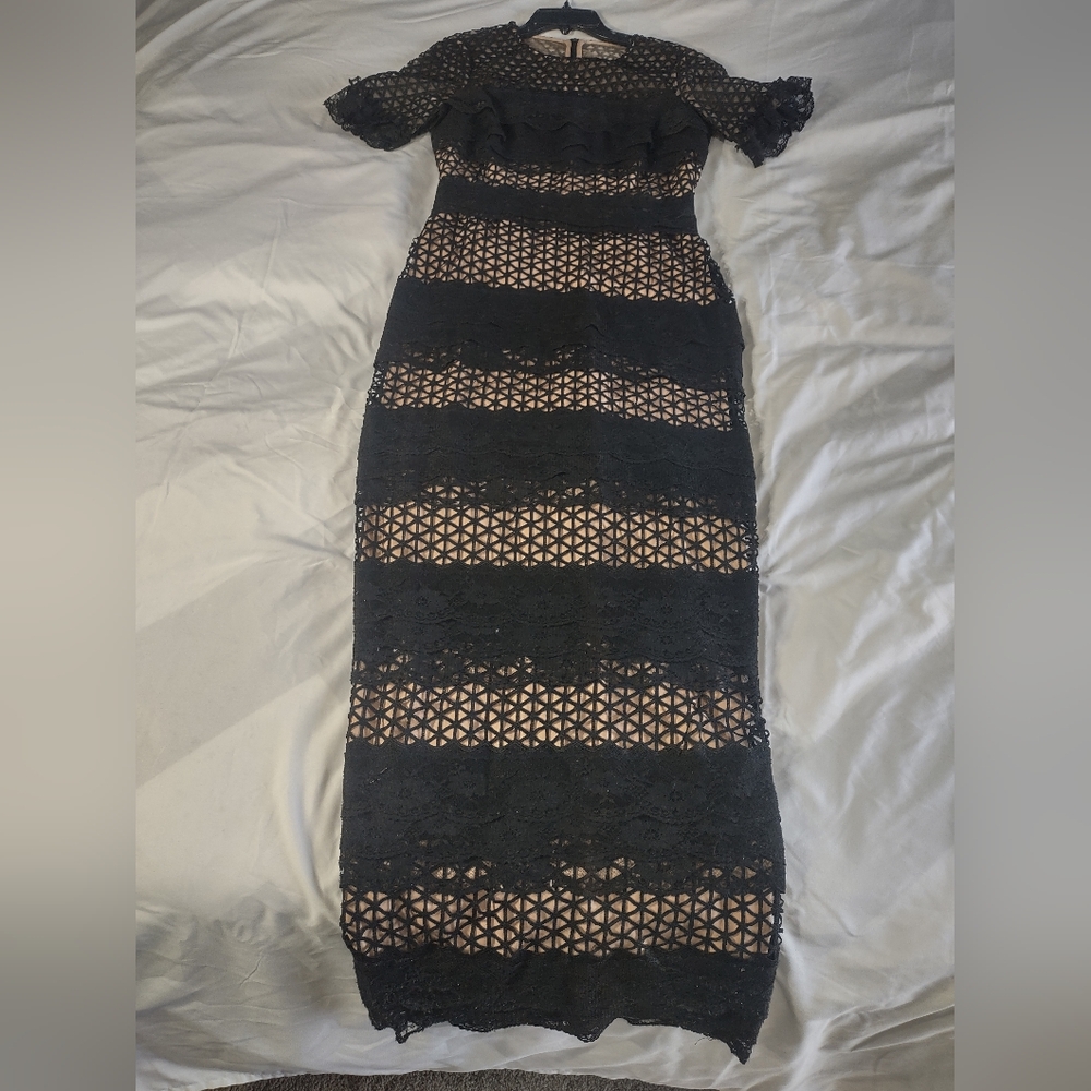 Badgley Mischka Black and Cream Lace Midi Dress